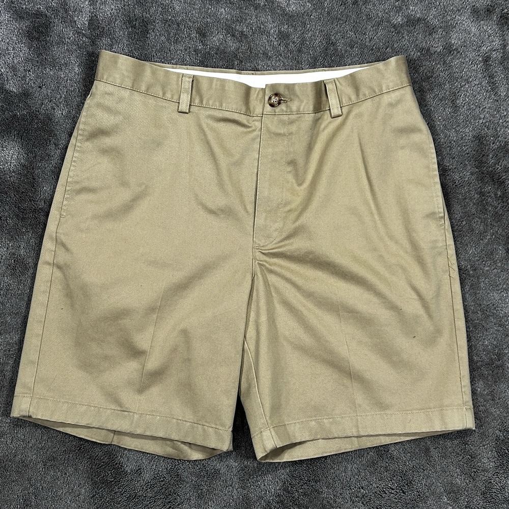 LL Bean Mens 33" Shorts Classic Fit  Flat Front Khaki  100% Cotton Chino  Casual